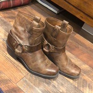 Woman’s Cabelas Harness Boots